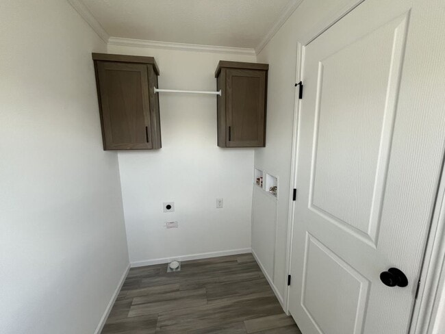 Building Photo - 4 Drake Ln