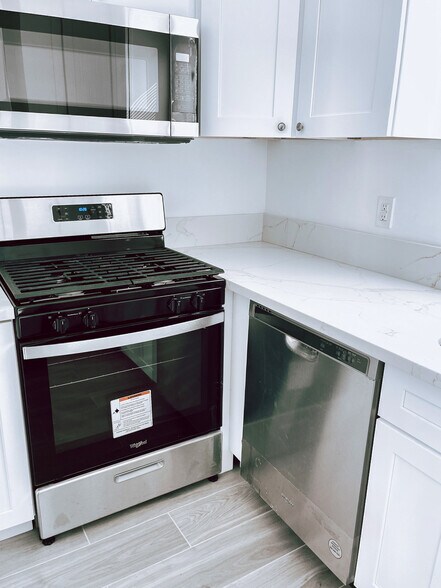 Building Photo - 6002 3rd Ave