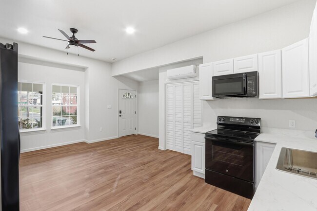 Building Photo - 69 N Tucker St