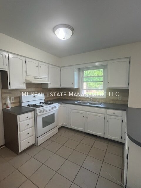 Building Photo - 4884 Stauffer Ave SE