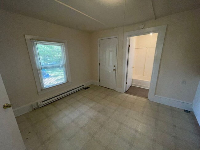 Building Photo - Charming 1 Bedroom Apartment in Bessemer C...