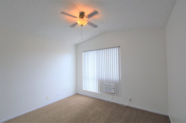 Building Photo - Ewa Beach 2br/2ba Townhome with Garage at The Arbors