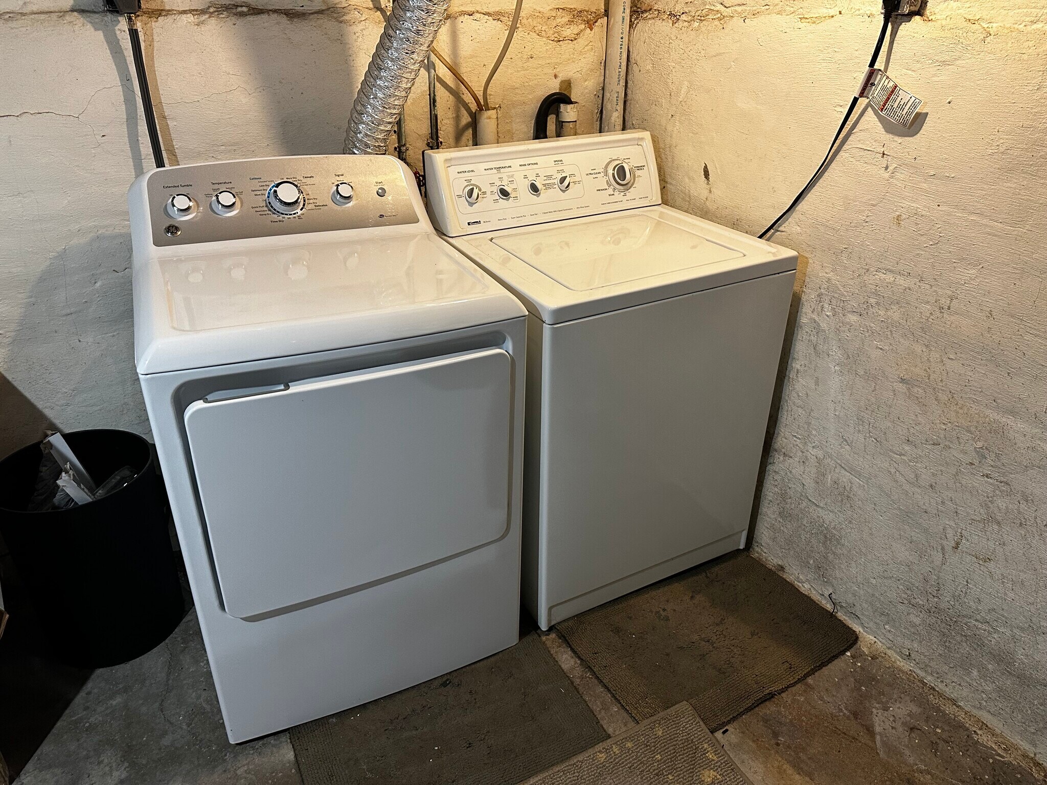 Building Photo - 337 Beakes St