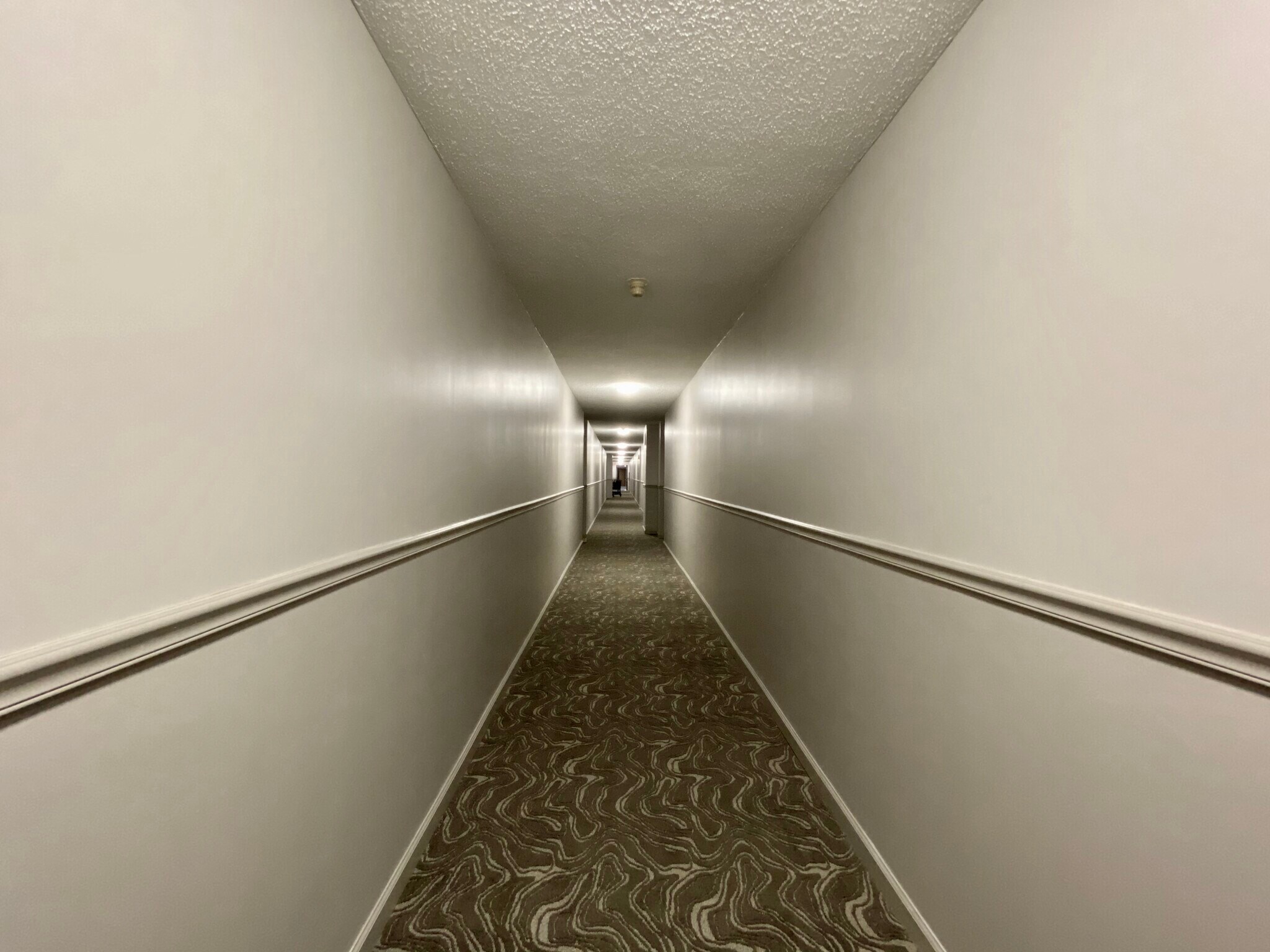 Building Photo - 10 N Wood Ave