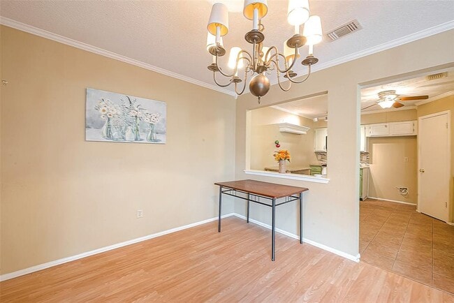 Building Photo - 14947 Heritage Wood Dr