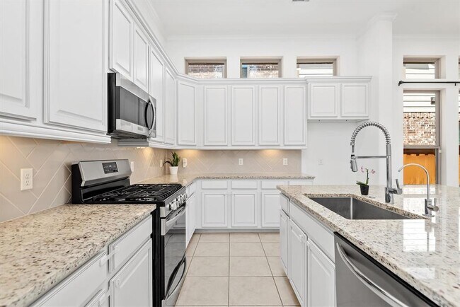 Building Photo - 28215 Whitmore Bend Dr