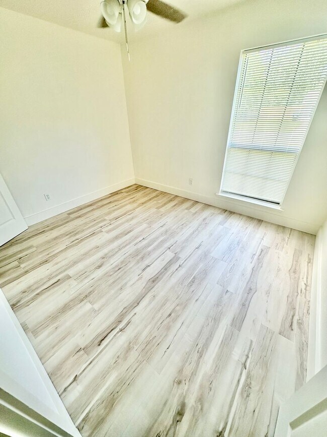 Building Photo - Nice 4 Bedroom 2 Bath House for Rent!