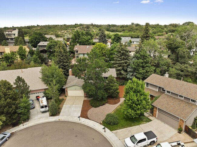Building Photo - 5647 Old Farm Cir E