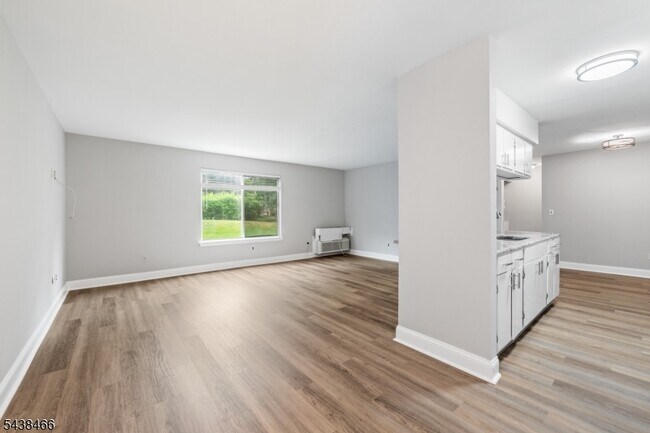 Building Photo - 111 Aimwick Ct