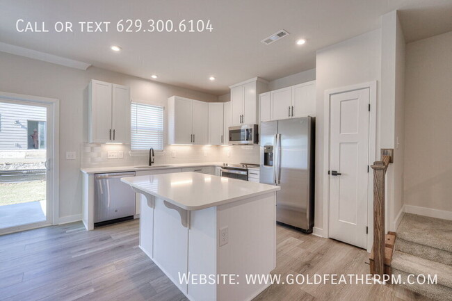 Building Photo - 2009 Walnut Ln