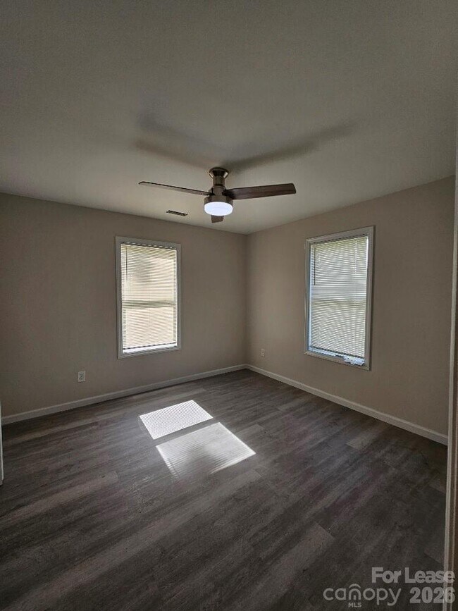 Building Photo - 2507 Moreland St