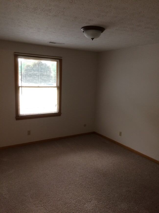 Bedroom - 7065 Starcliff Ave NW