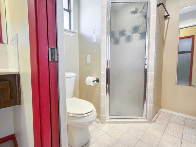 Building Photo - Roomy 5 Bedroom Home with Solar Panels