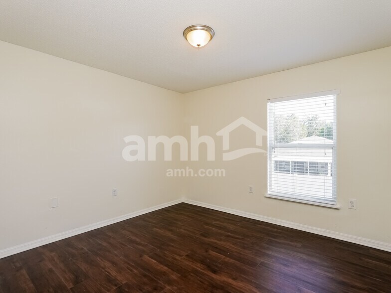 Building Photo - 12808 Lake Vista Dr