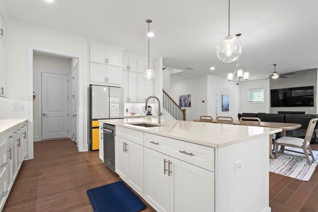 Building Photo - 779 Keystone Dr