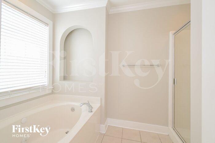 Building Photo - 4572 Gibson Dr
