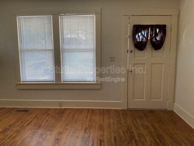 Building Photo - 1209 E Limestone St