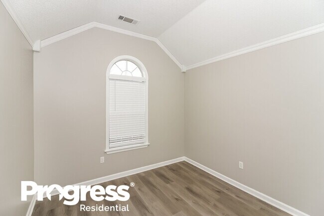 Building Photo - 745 N Sanga Rd