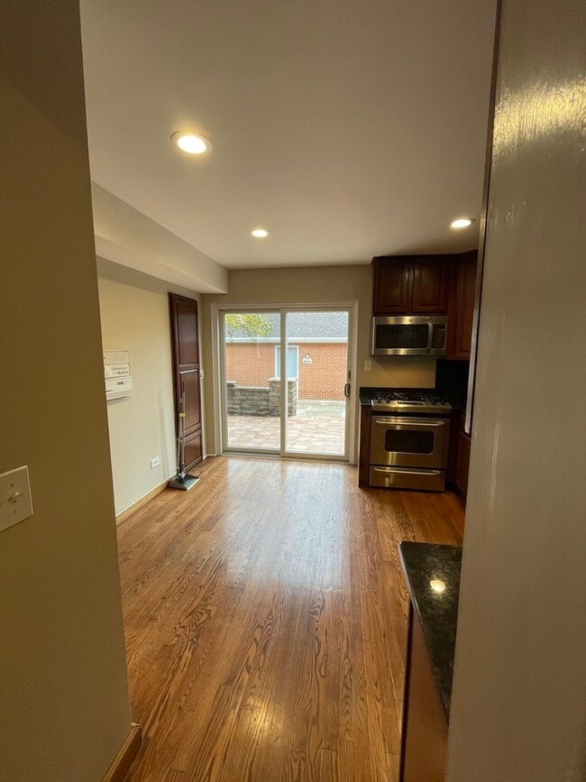 Building Photo - 4 N Tower Rd