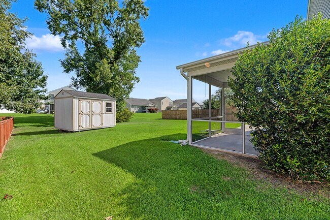 Building Photo - 247 Clayburne Dr
