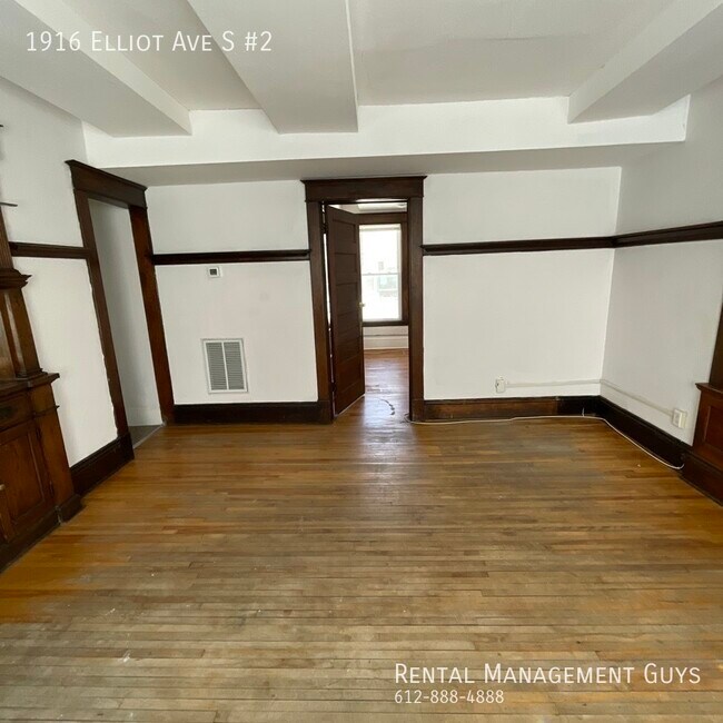 Building Photo - 1916 Elliot Ave