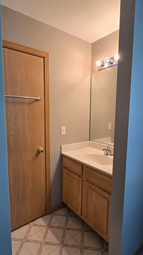 Building Photo - 2053 Grayhawk Dr
