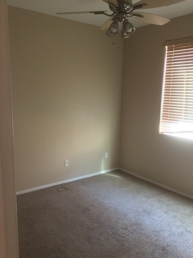 Building Photo - Excellent Gilbert Location!