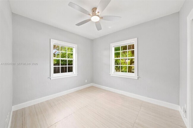 Building Photo - 2301 Tequesta Ln