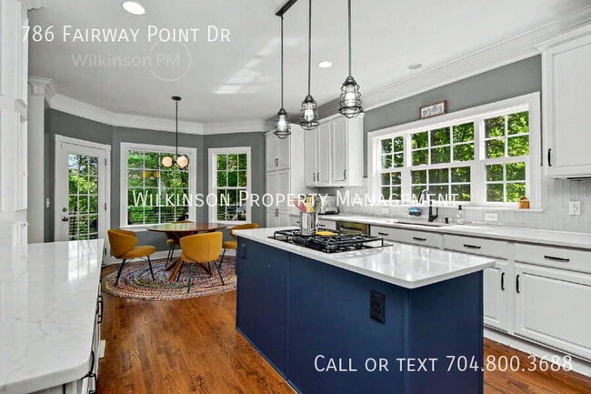 Building Photo - 786 Fairway Point Dr