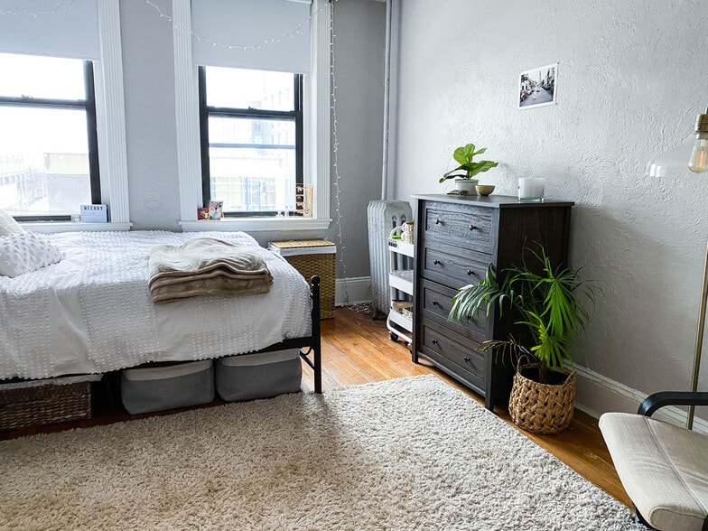 Building Photo - 1066 Commonwealth Ave