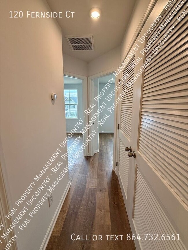 Building Photo - 120 Fernside Ct