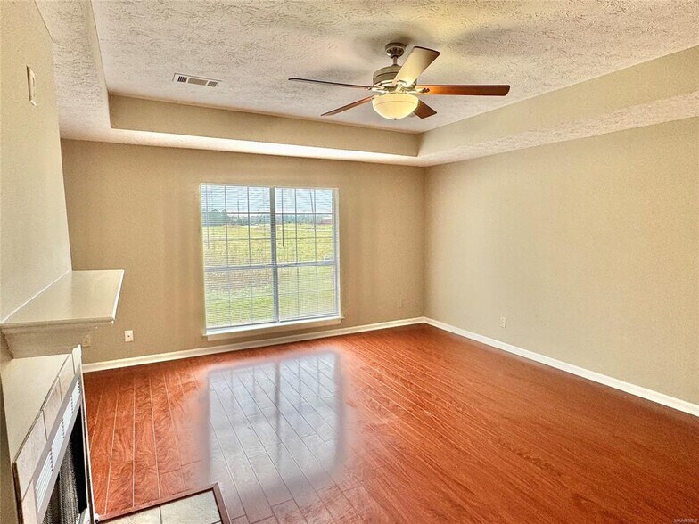 Building Photo - 5931 Brewbaker Blvd