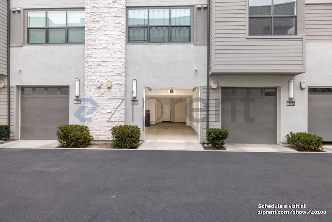 Building Photo - 11048 Luminate Dr