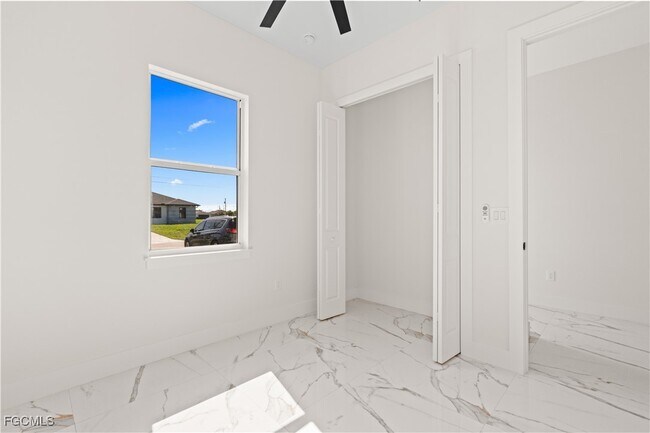 Building Photo - 428 Petite Ave