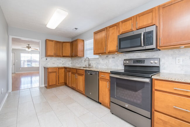 Building Photo - 111 Santa Monica Dr