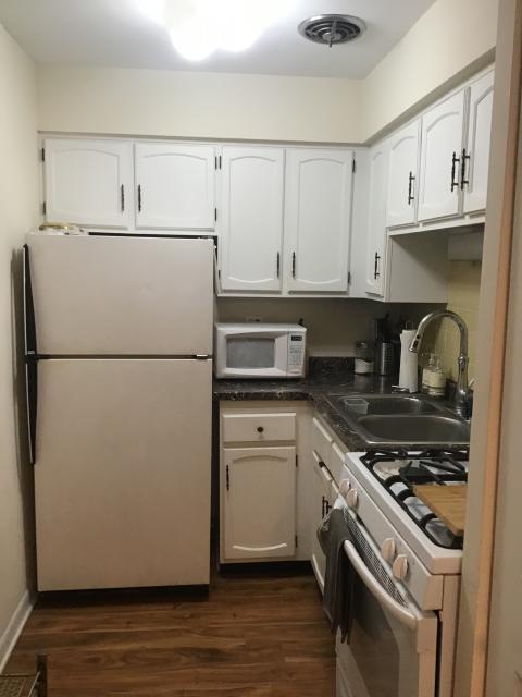 Building Photo - 1 bedroom in Chiago IL 60613