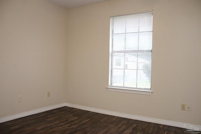 Building Photo - 7608 Wilshire Rd