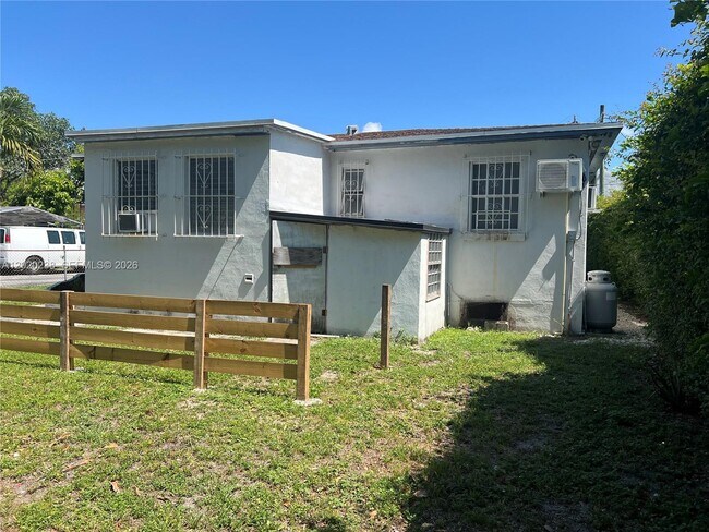 Building Photo - 740 NW 31st St