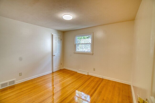 Building Photo - 1264 Westcott St