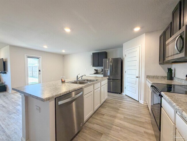 Building Photo - 4382 Redbay Ct