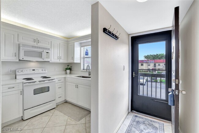 Building Photo - 4166 27th Ct SW