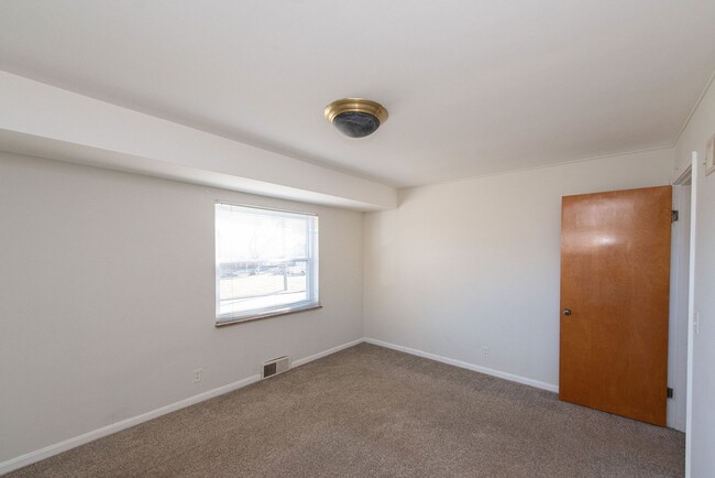 Building Photo - 3071 Neisel Ave