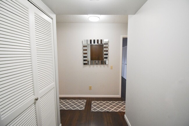 Building Photo - Furnished Unit STEPS FROM THE MAYO CLINIC ...