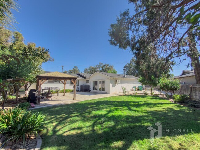 Building Photo - 1094 Manzanita Ave