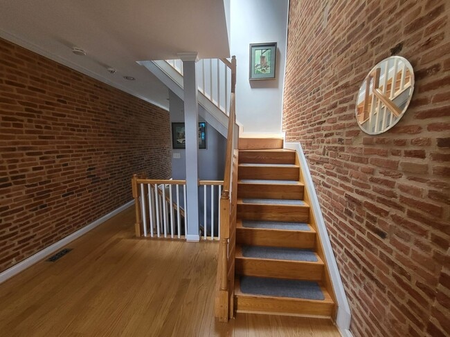 Building Photo - 2316 E Fayette St