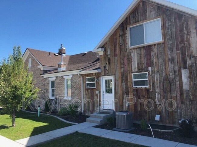 Building Photo - 713 W 500 S