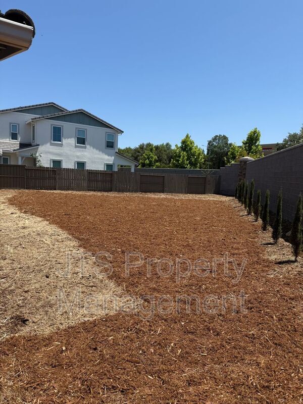 Building Photo - 4070 Monterey Grv