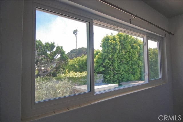 Building Photo - 1446 Manhattan Beach Blvd
