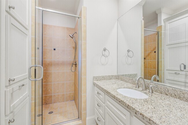 Building Photo - 2301 Park St