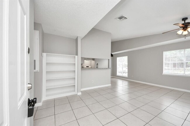 Primary Photo - 5526 Farley Dr